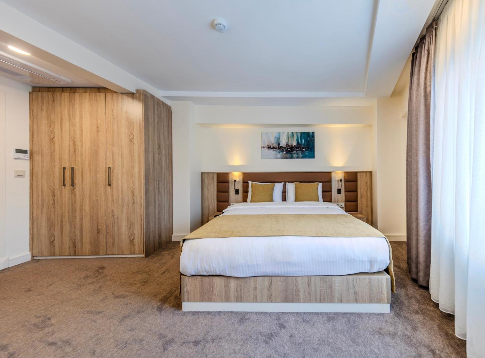 Roys Hotel & Suites Istanbul Exterior foto